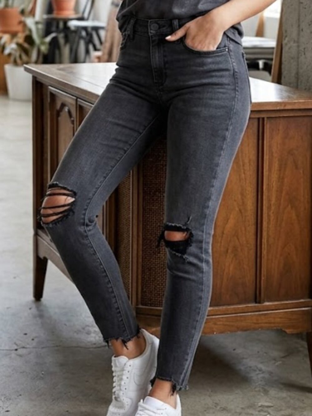 PacSun High Rise Jegging Jeans 26 Ripped Knees Frayed Hem Dark Grey (78 characte